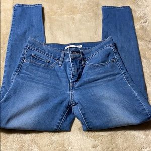 Ladies Levi’s jeans size 25